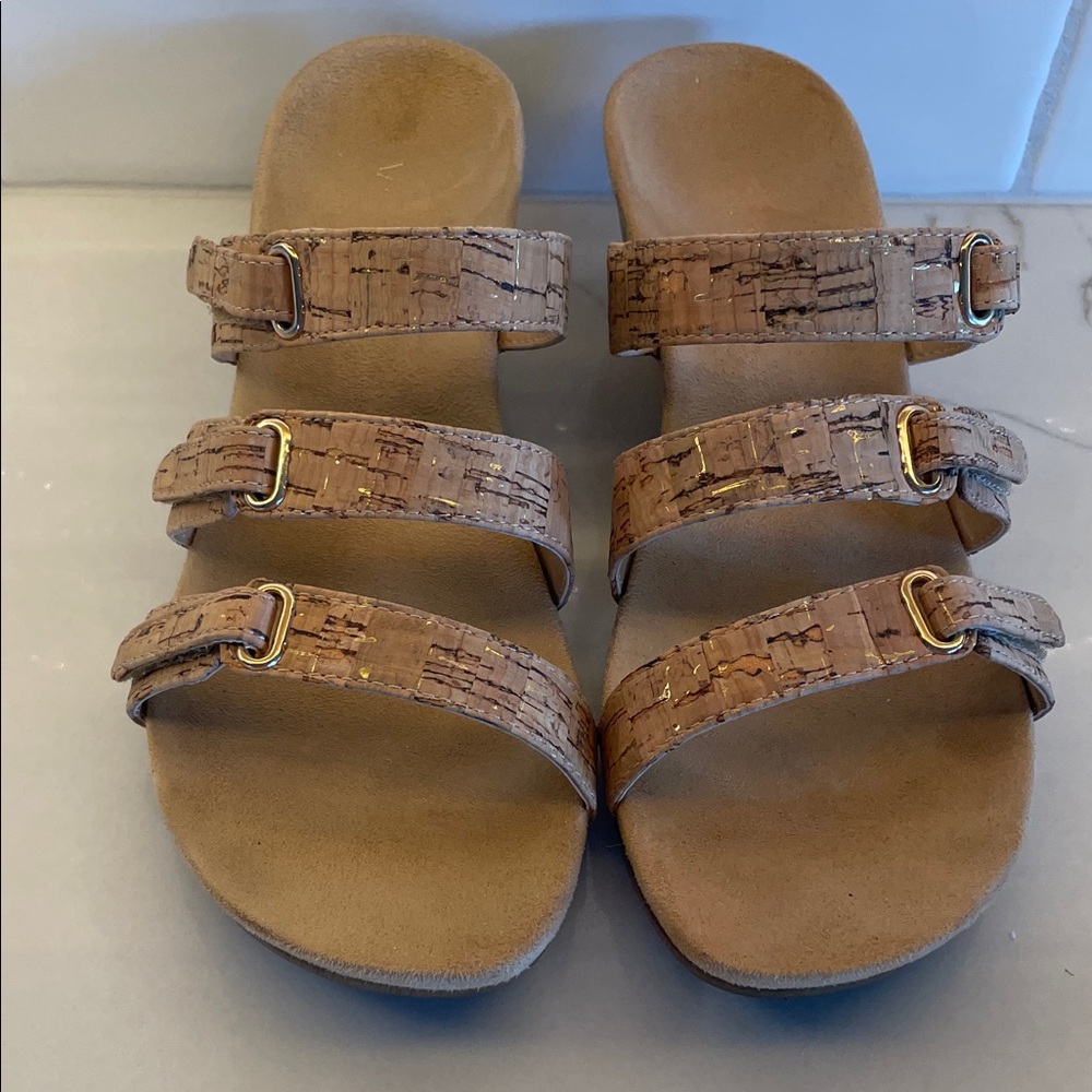Women's VIONIC Tan Cork Sandals